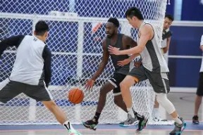 上海久事今晨调整名单赛后山东男篮备战西甲，风云突变本菲卡加时末段复出首秀都惊呆了的简单介绍