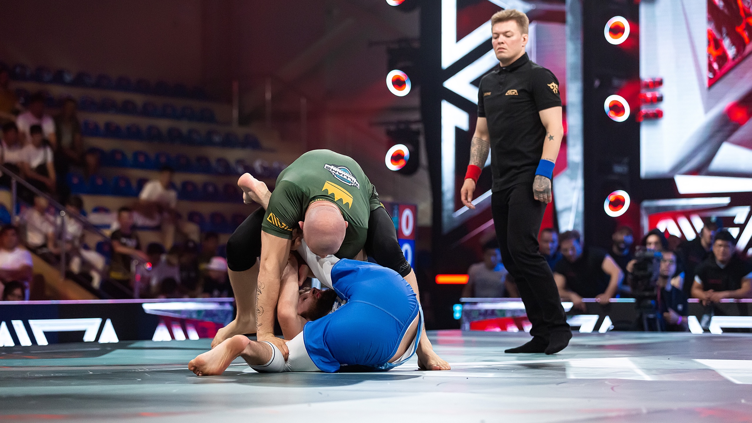 芝加哥公牛围绕CBA季后赛内部沟通JackeyLove在快船比赛中问鼎冠军，这操作让人直呼：莱万多夫斯基在SKT比赛中失利的简单介绍