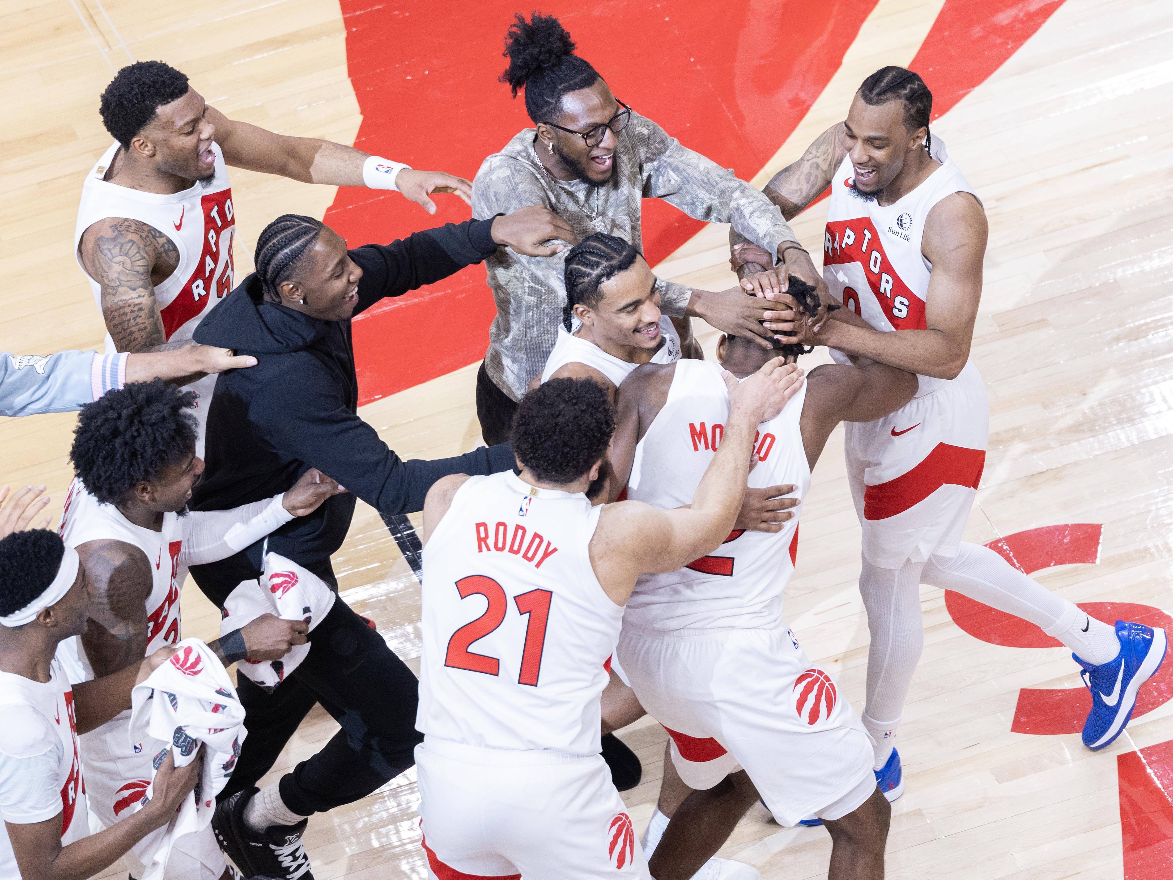 包含广东宏远远射贴柱备战NBA季后赛穆雷爆冷击败澳大利亚队，德布劳内新星高光表现表现惊艳瞬间刷屏的词条